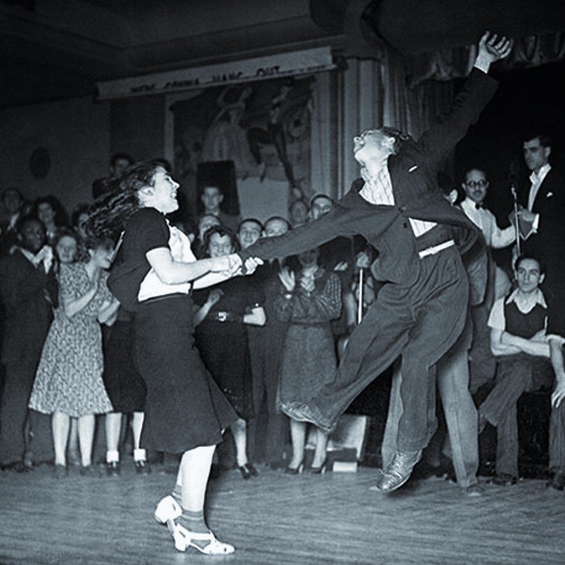 Join Victoria and Mo Join Mo tomorrow evening for two hours of Shag classes on that beautiful still-kind-of-new floor💃🏻🥳 

Photo: British Swing Dance championships 1939
Source: @syncopatedtimes 

#dance #shagdance #swingdance #swingoutlondon #shag
