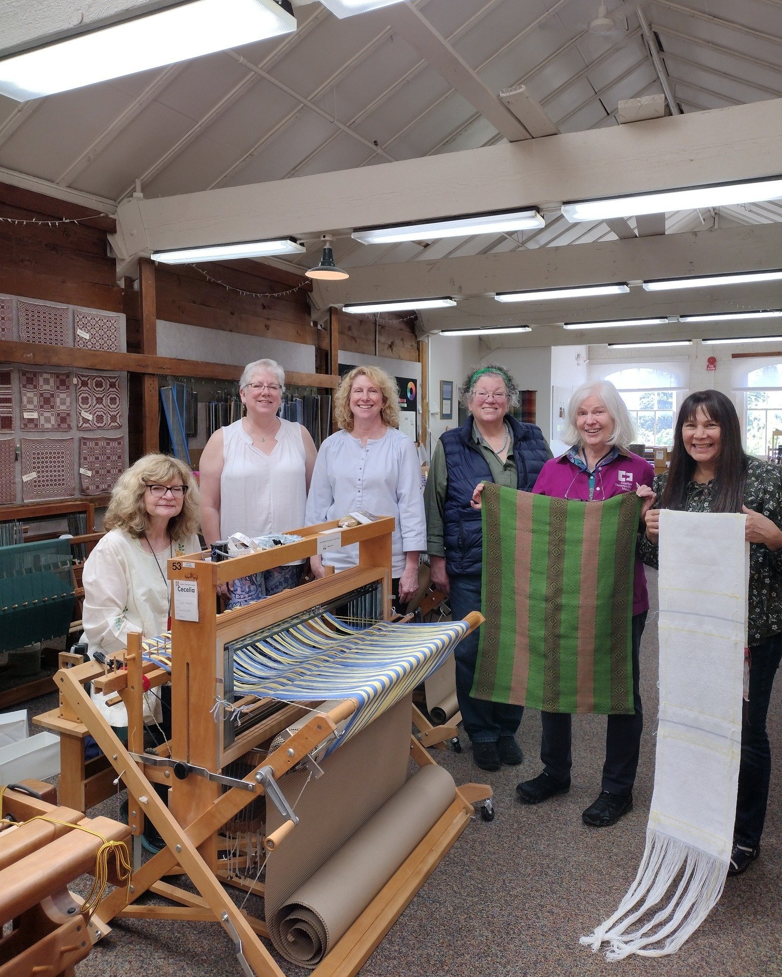 Members of the @fiberartsguildsalem today showed Wendy how sheep's wool is turned into roving, spun into yarn and woven into beautiful woolen fabrics. Catch &quot;InSight&quot; Friday to see this traditional art form then go to @whc_heritage Saturday