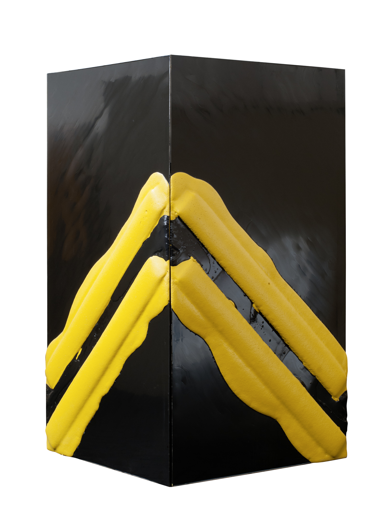 11_BLACK-YELLOW_ARROWS_TOWER_1.jpg