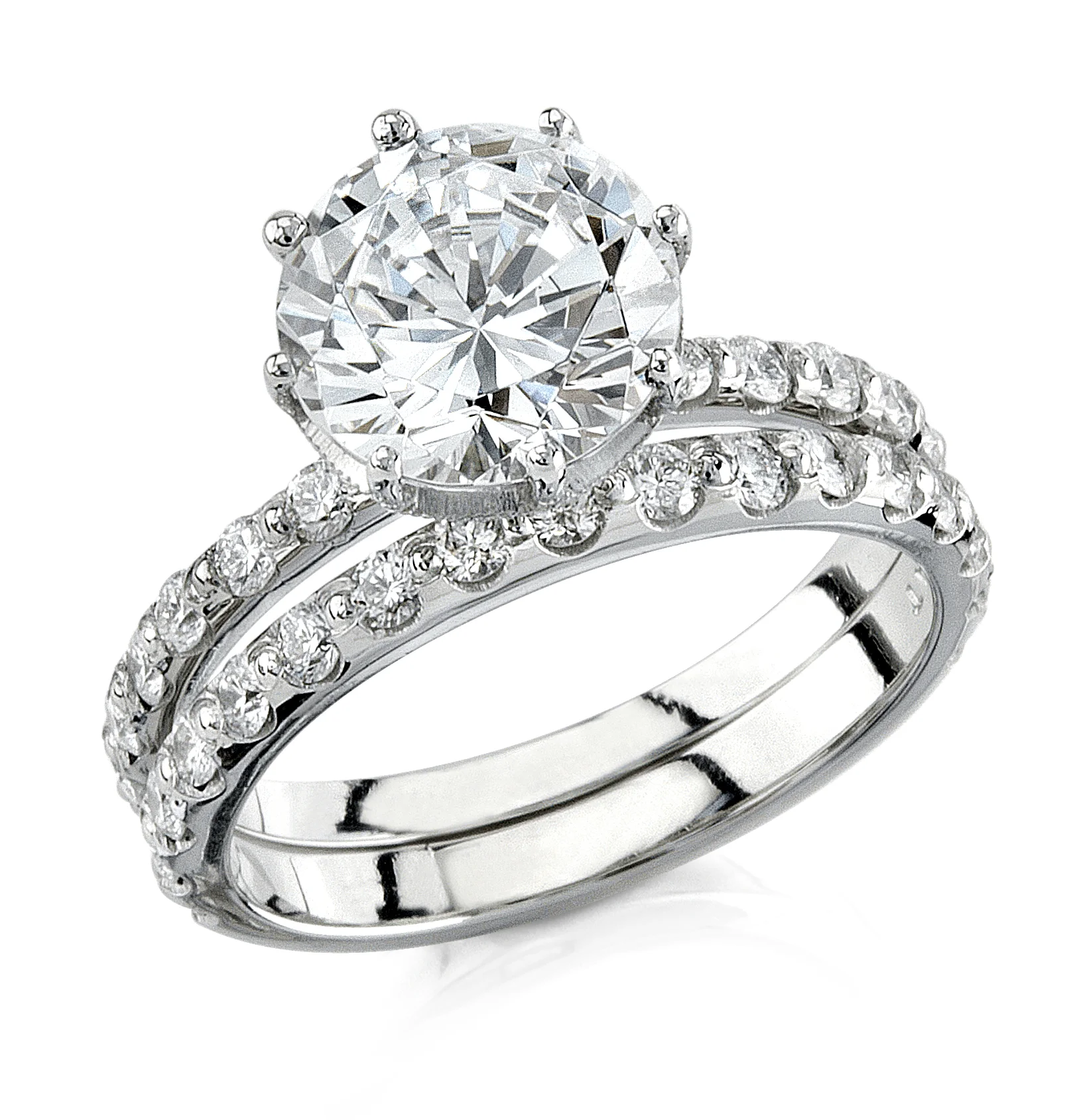 Platinum Diamond Ring with a Round Brilliant Center Stone and Matching Band