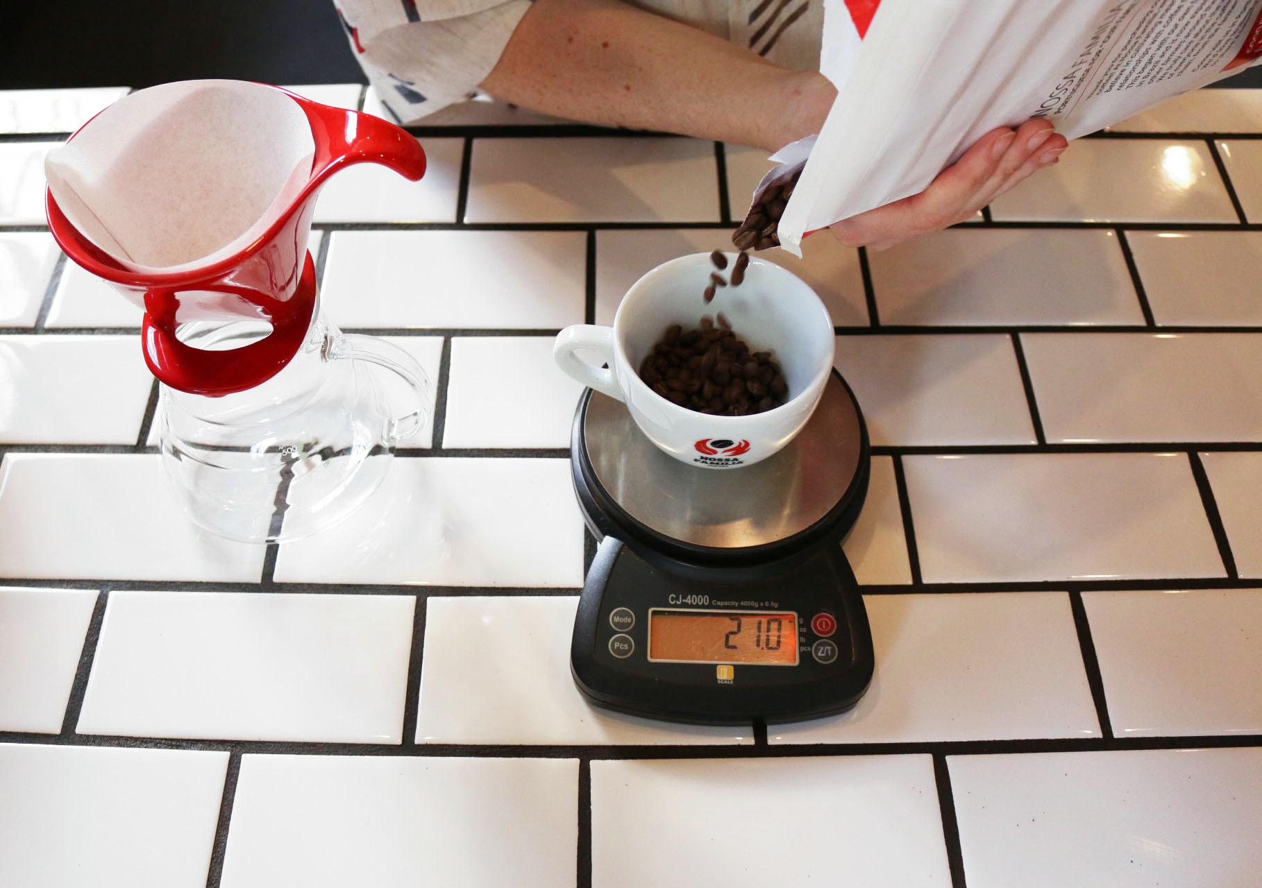 1. Weigh out 21 grams of coffee.