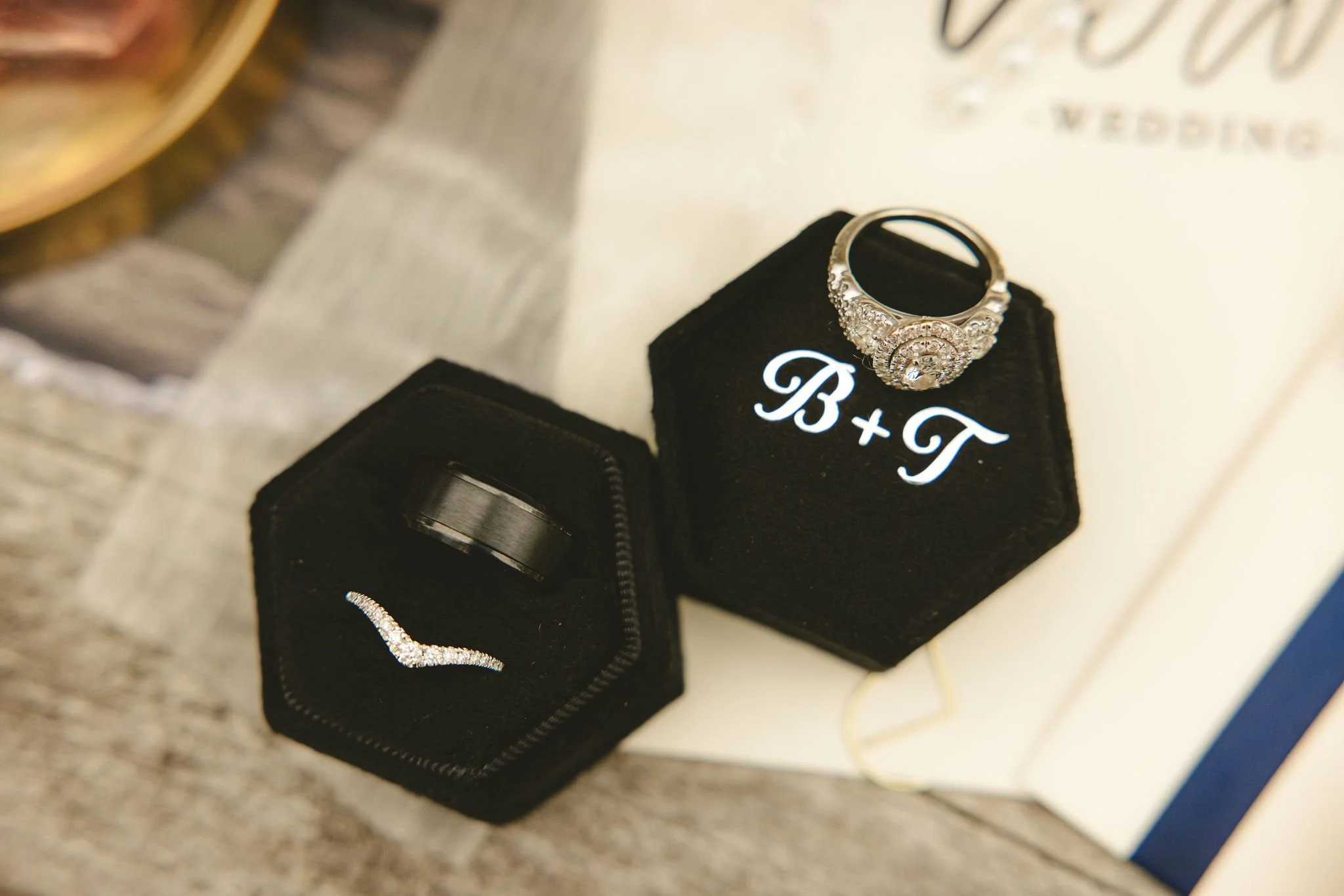 mindowaskin-park-ring-box-monogram-detail-tiffany-ro.jpg