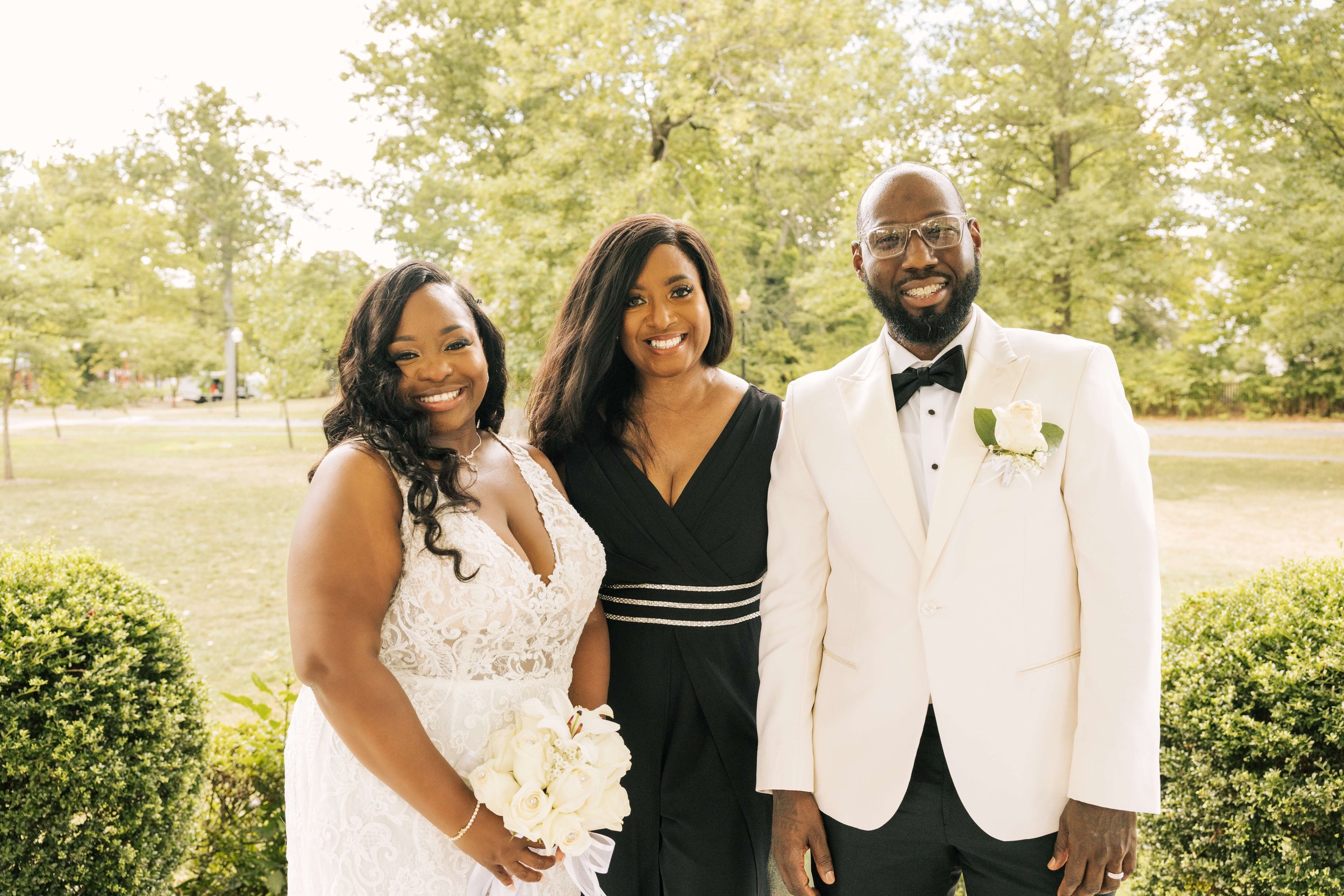 Bride & Groom in Mindowaskin Park, NJ with Wedding Officiant Aretha Gaskin