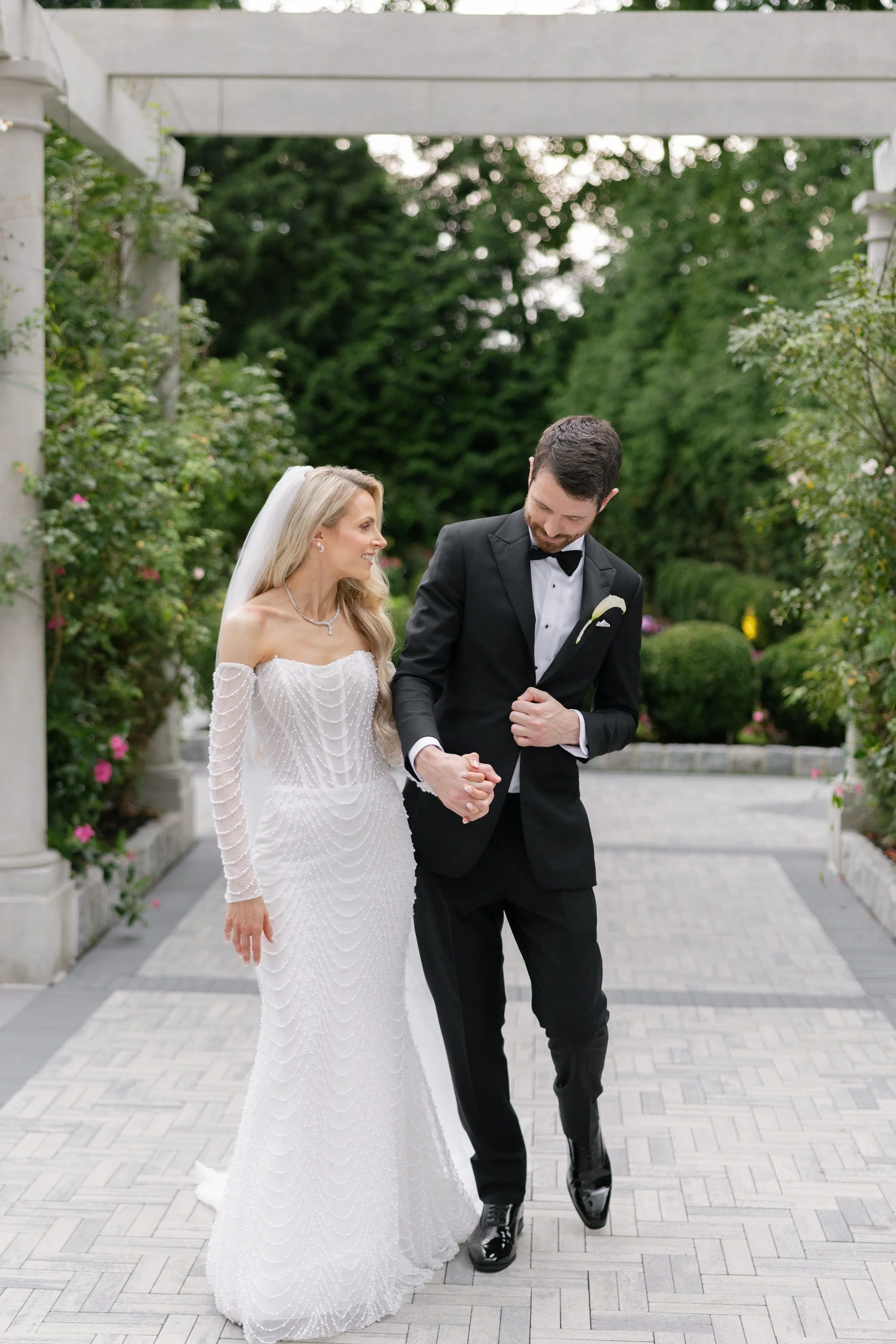 caroline-brett-florentine-gardens-walking-hand-in-hand.jpg.jpg