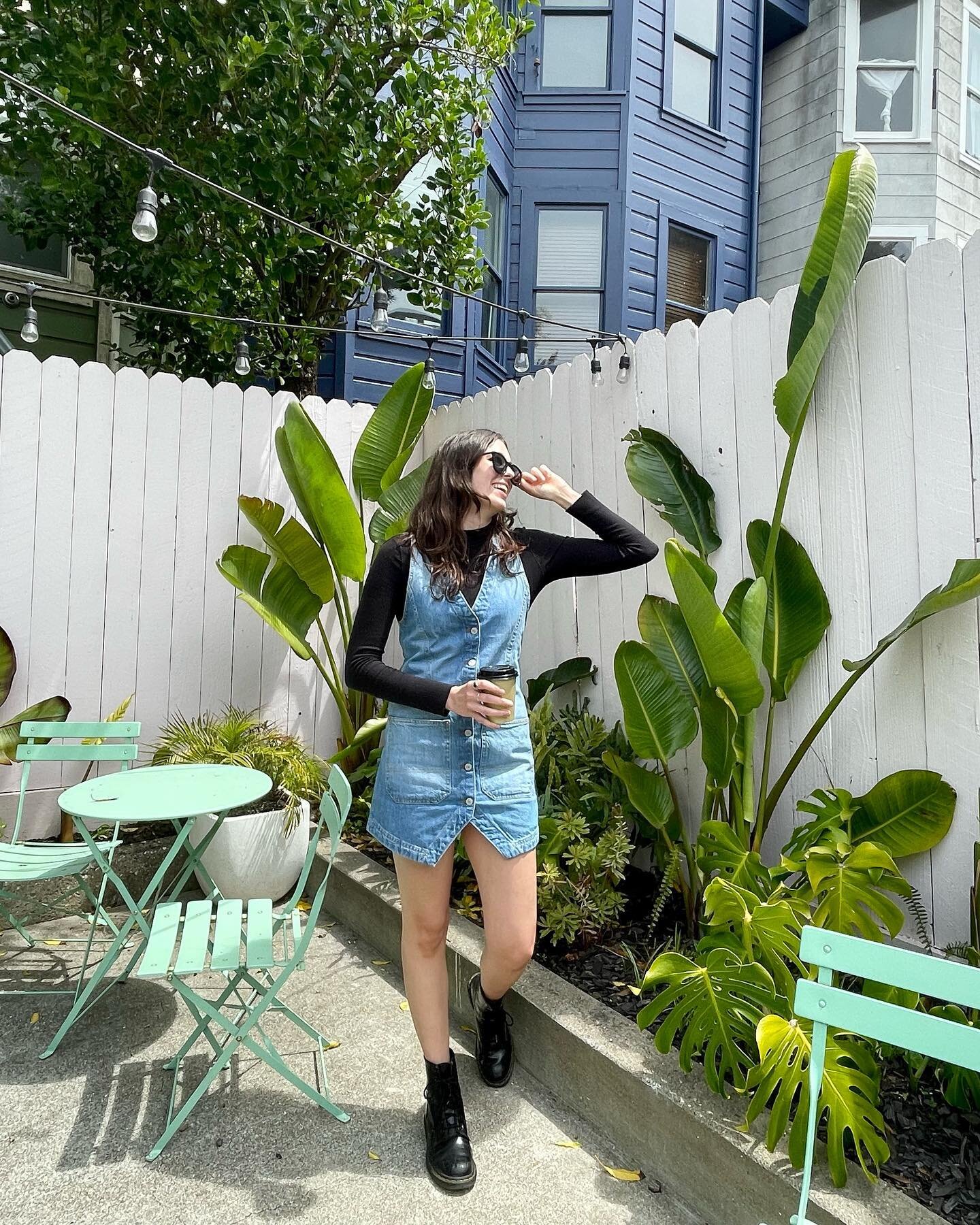 HEY! don&rsquo;t miss this weeks sale, all apparel is 40% off!🤍

Free People denim dress
Compare at: $128
CARY LANE PRICE: $49
NOW 40% OFF: $29!✨

Sunglasses: $15