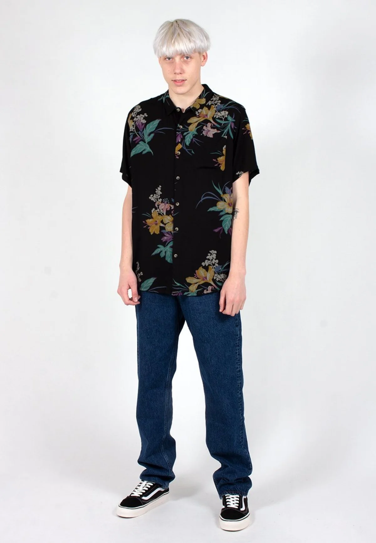 Bon-Shirt---beer-garden-tropical-black-20191029044733 (2).jpg
