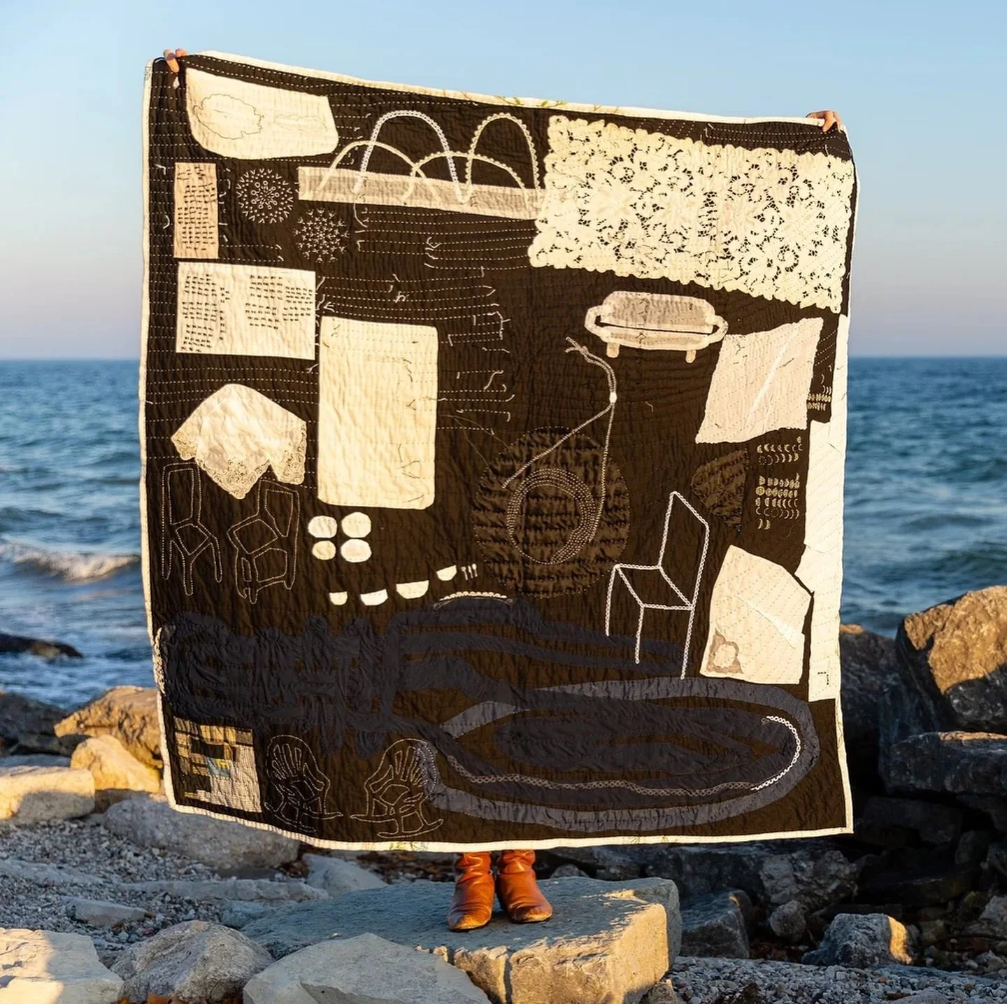 This quilt will be in QUILTS=ART=QUILTS at @schweinfurthart! 🎉 Thank you to jurors Petra Fallaux @petrafallaux &amp; Paula Kovarik@yellowbrickstudio. 

Magical Thinking Attempt no. 8
62 x 62&rdquo;

&ldquo;This is a love story quilt. This series is 