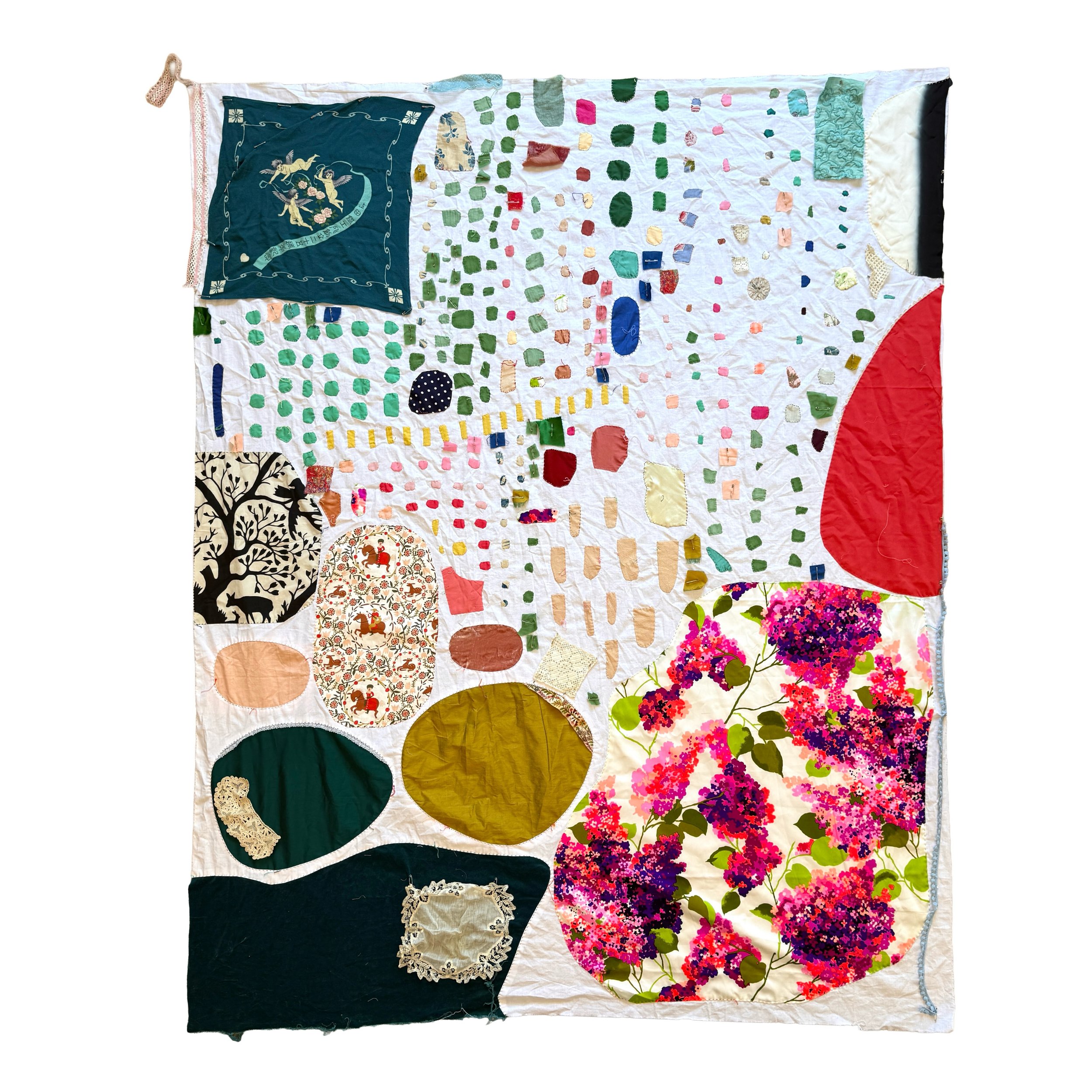 DAY 3 highlighting Works in Progress:
&bull;Begun July 2025 while teaching a 1-day Zoom class for @cambridgemodernquiltguild 🎨❤️ (see slide 2)
&bull;Returned to the top in February as a simple, on-the-go project while traveling to attend #quiltcon &