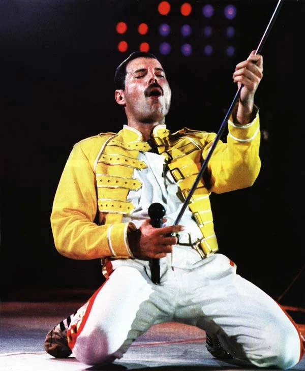Freddie_Mercury_Concert_Jacket__06490_zoom.jpg
