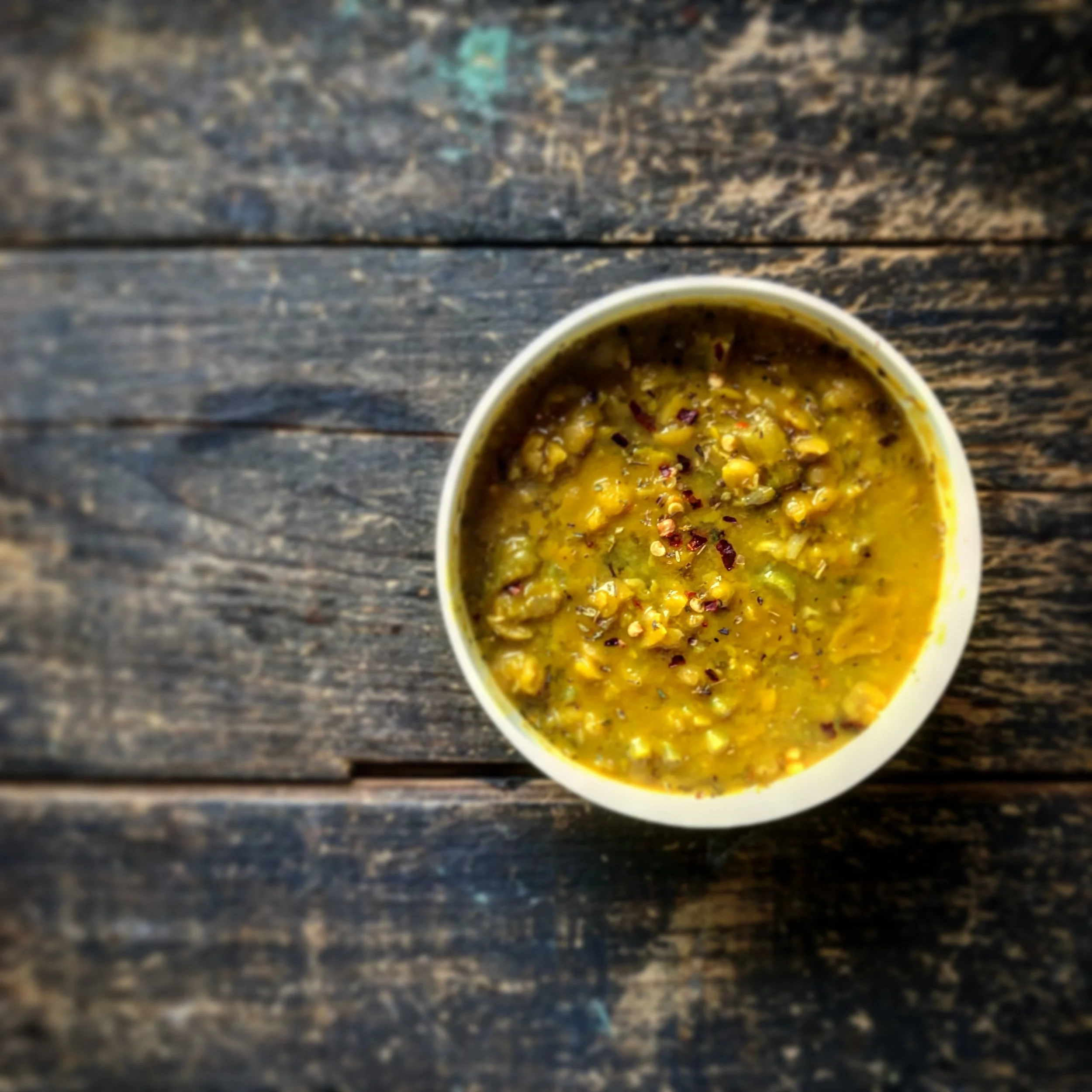 Pea Soup with Turmeric and Thyme 