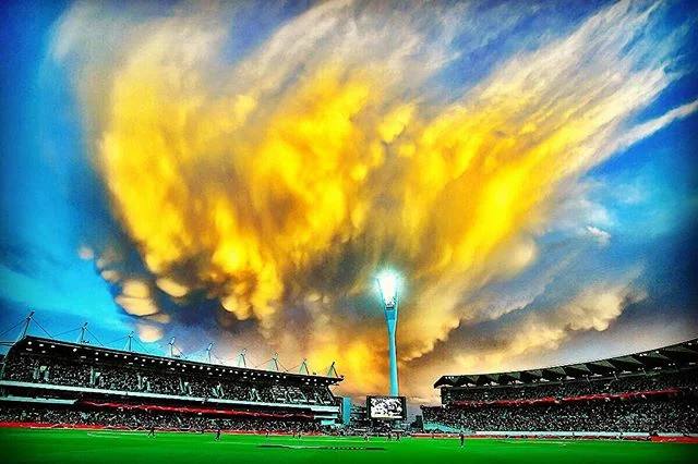 Can begin to tell just how unnerving it is to look up and see what looks like the end of the world and nobody bothered to call me! 😂🚀🙈 #visitgeelongbellarine @cricketaustralia @nikonaustralia #boom #cloudporn #cricket #kardiniapark #BNW www.jeffcr