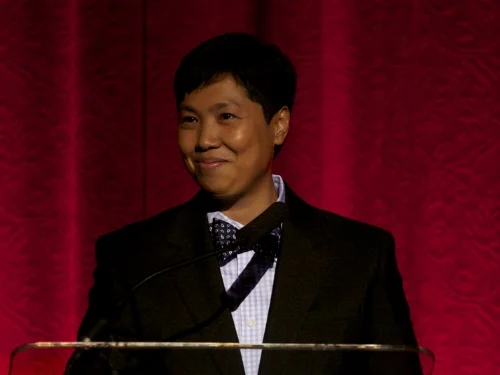 CONGRATS! Dr. Jei Africa, U.S. FWN100™ '09, Receives Distinguished Humanitarian Contribution Award