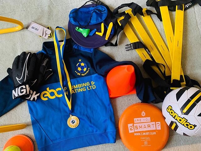 Emergency 1-2-1 Support Kit dispatched today to one of our Soccerkids.

STAY HOME and .. FOOTBALL WILL CONE HOME 🙌⚽️