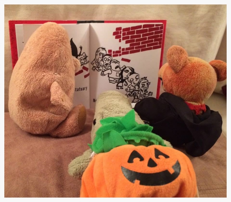  Here we are reading one of our Halloween treat picture books! BEST Halloween treat EVER! (:3 