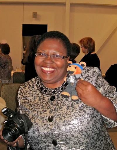 Marva Stand McIntosh & Little Bear