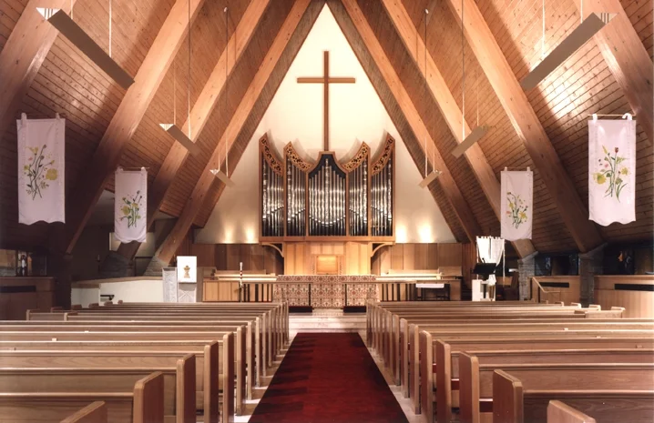St-Andrews-chancel.jpg