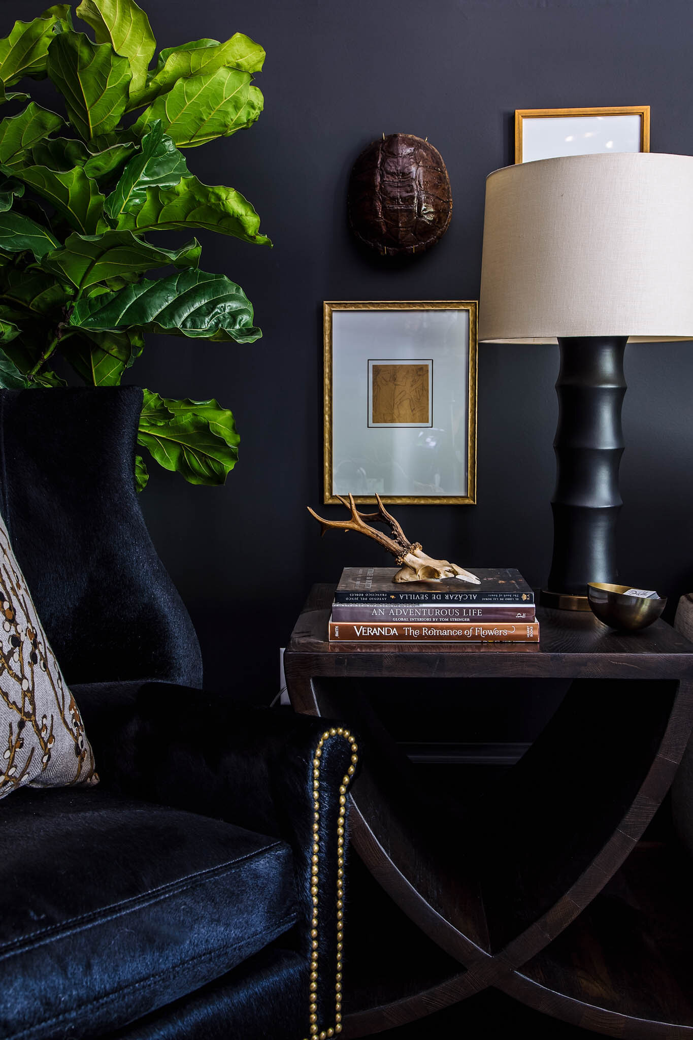 Original_Tomas_Espinoza_Showhouse-dark-tones-chair-tortoise-shell-end-table.jpg