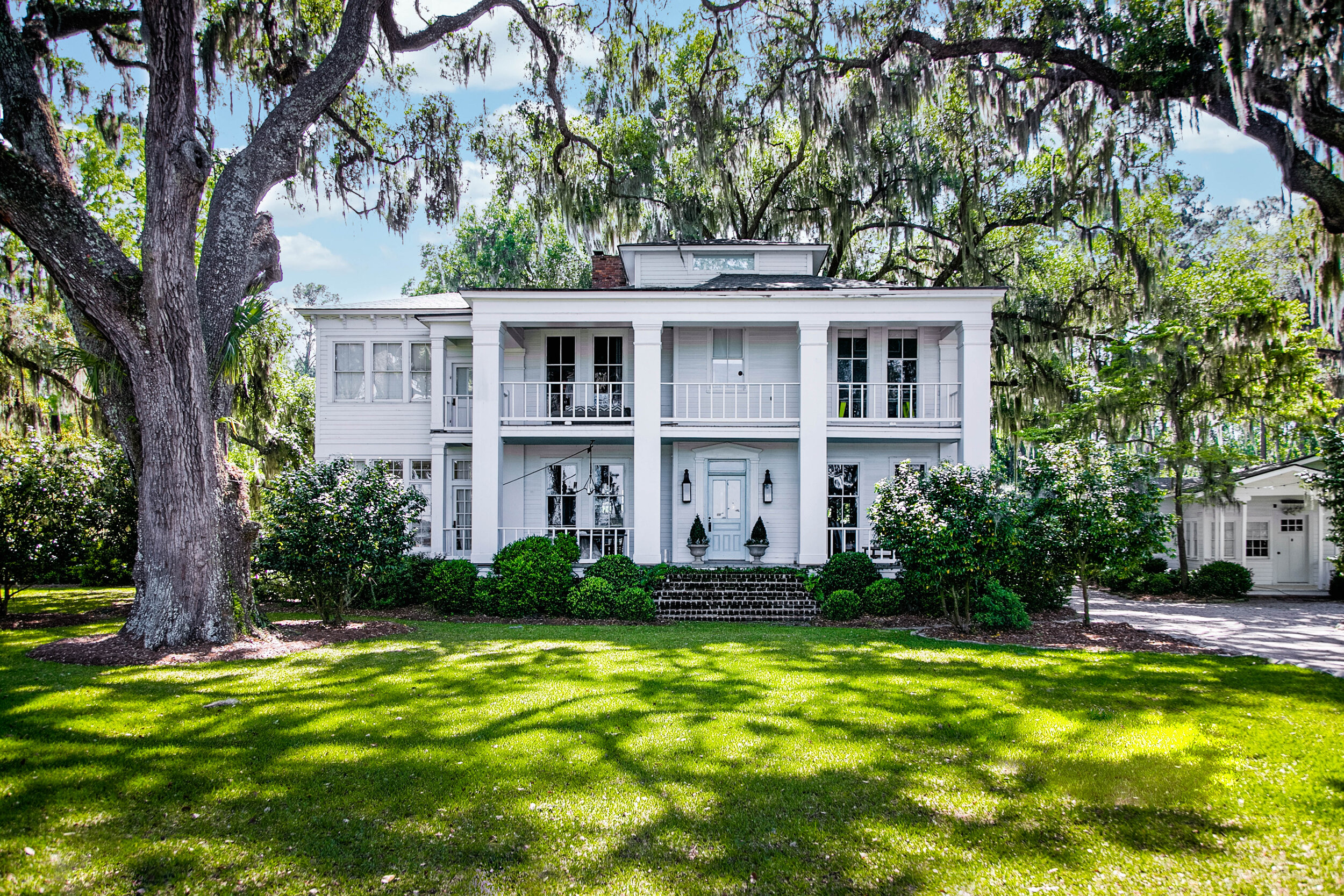 HGTV-hometour-Holley-jaakkolas-coastal-mansion-exterior