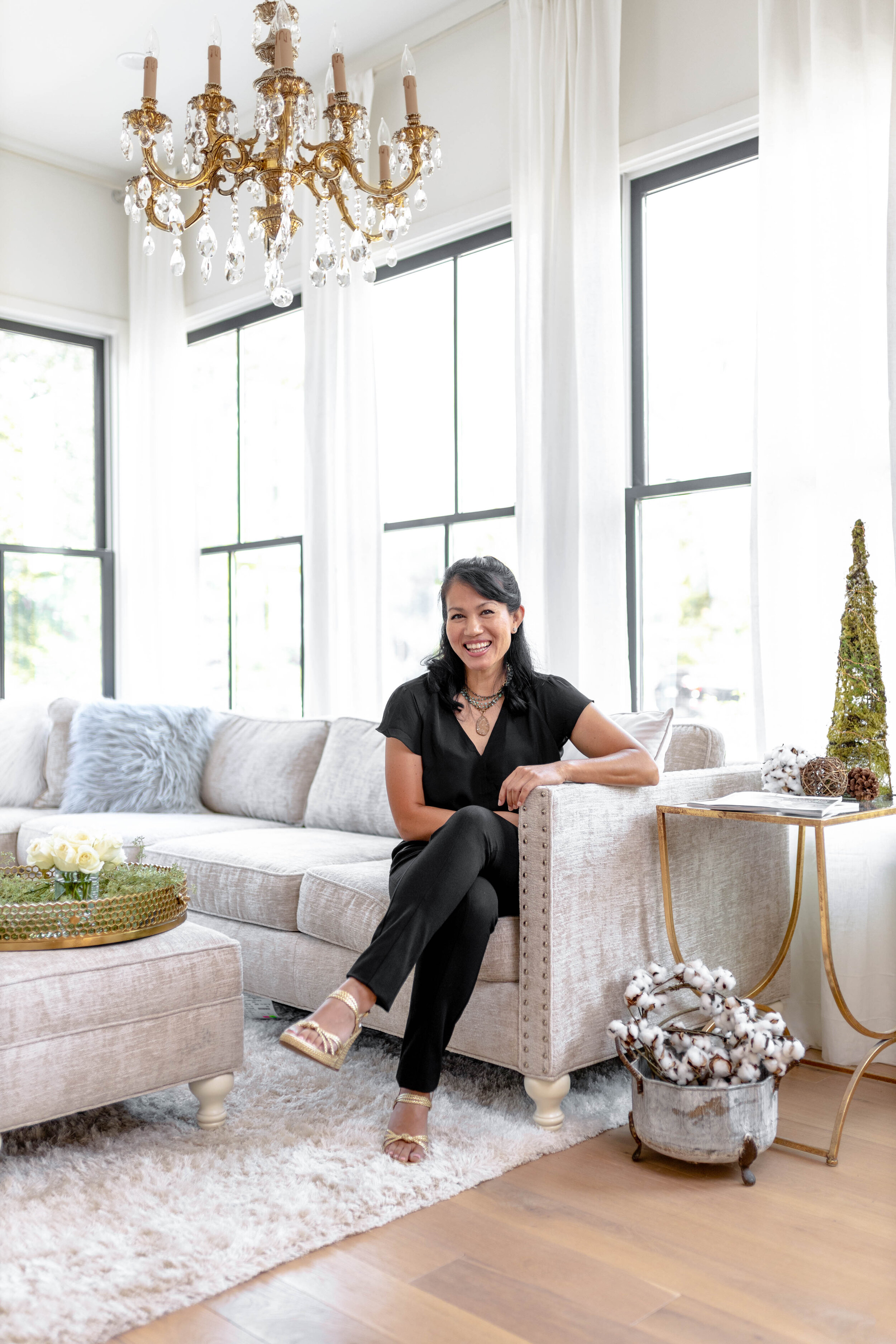 living_room_portrait_interior_designer_pinewood_georgia.jpg