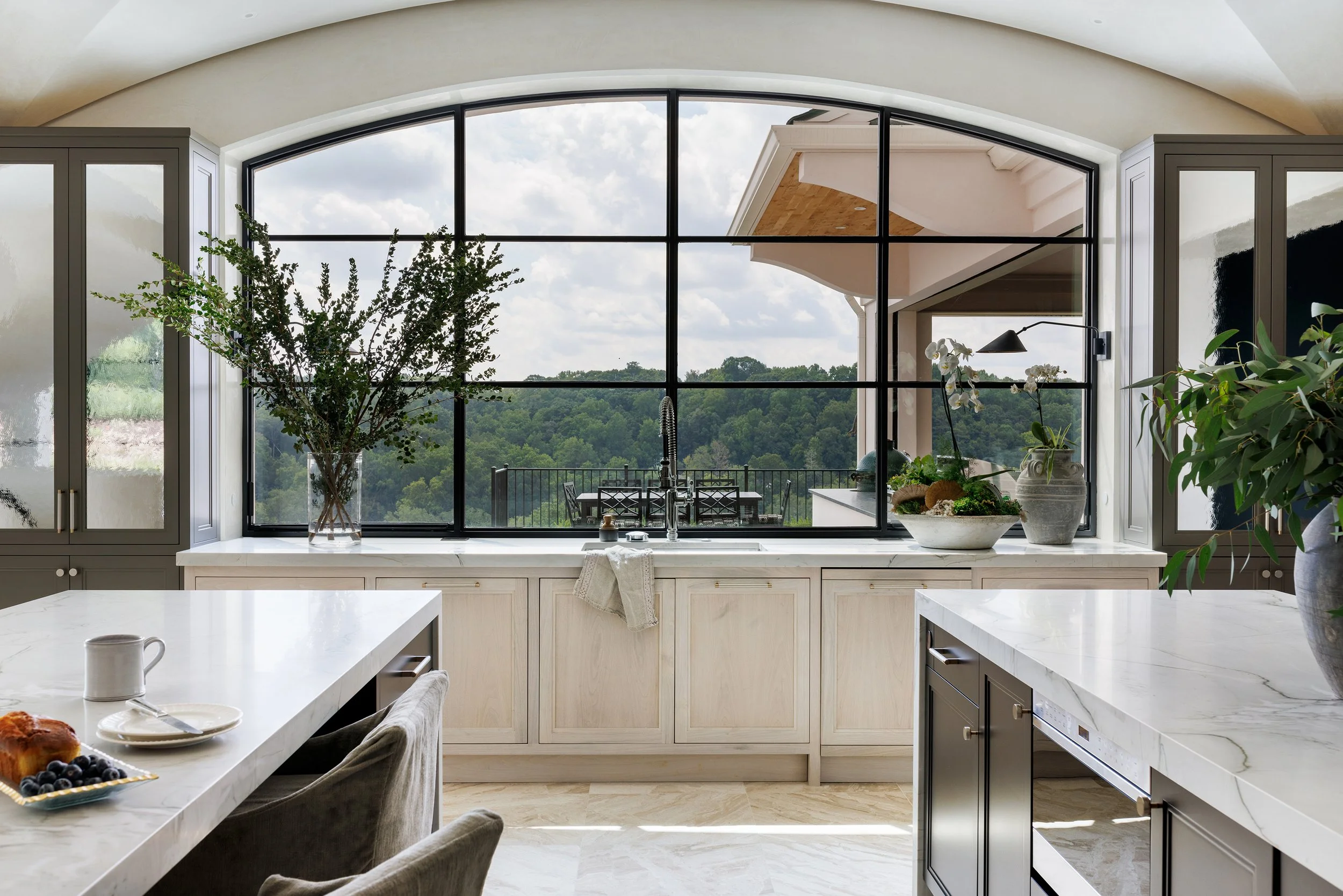 atlanta-kitchen-interior-photography-arched-window-custom-cabinetry.