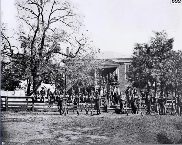 Union soldiers at Appomattox