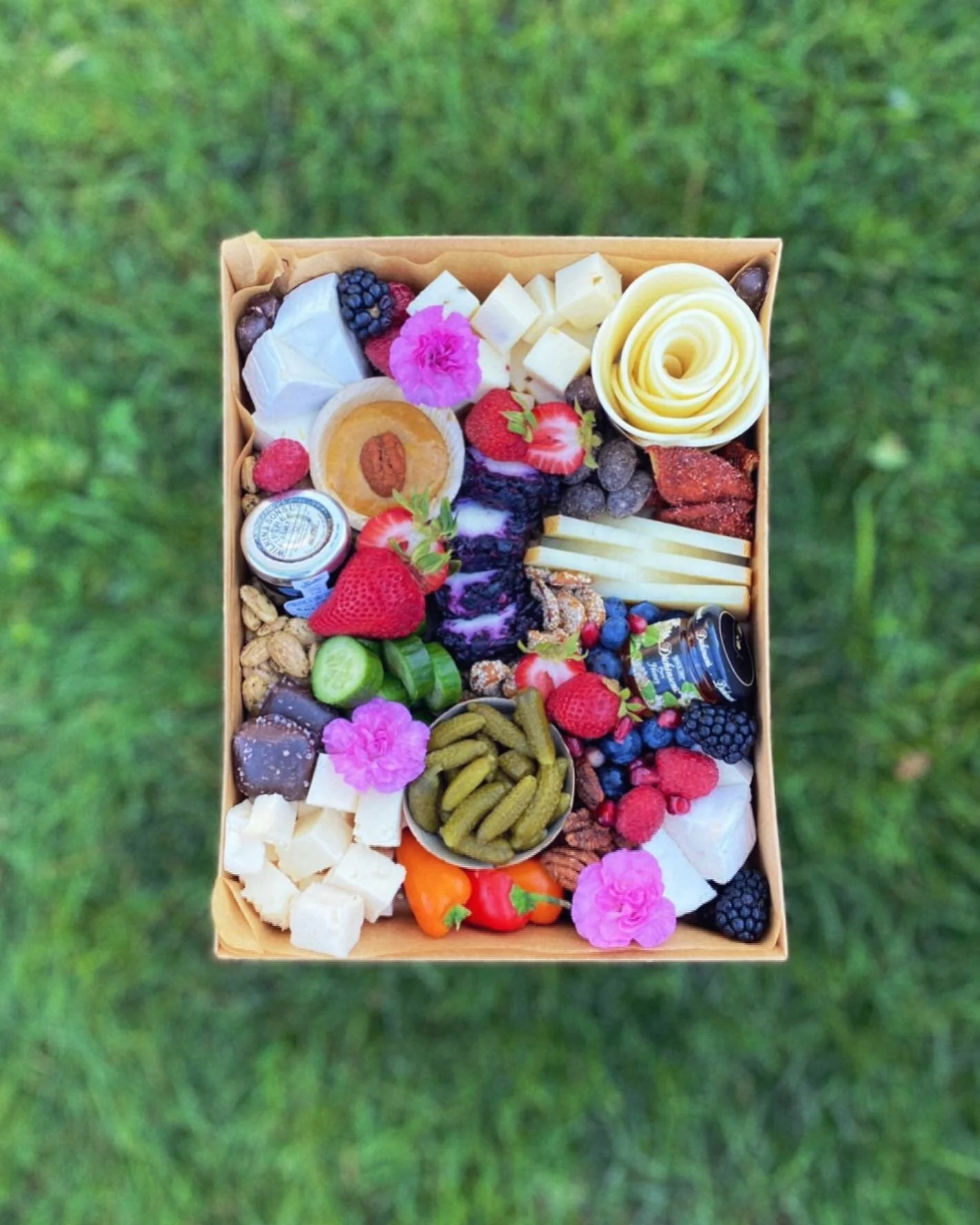 🤍

#recess #social #indybuisness #smallbusiness #picnic