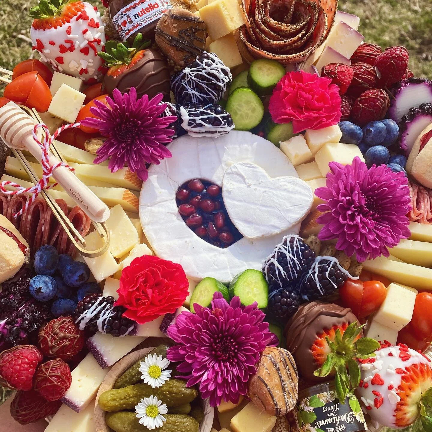 Wear your heart on your cheese

#recess #local #smallbusiness #charcuterie #indyfood #indyfoodie #social #spring