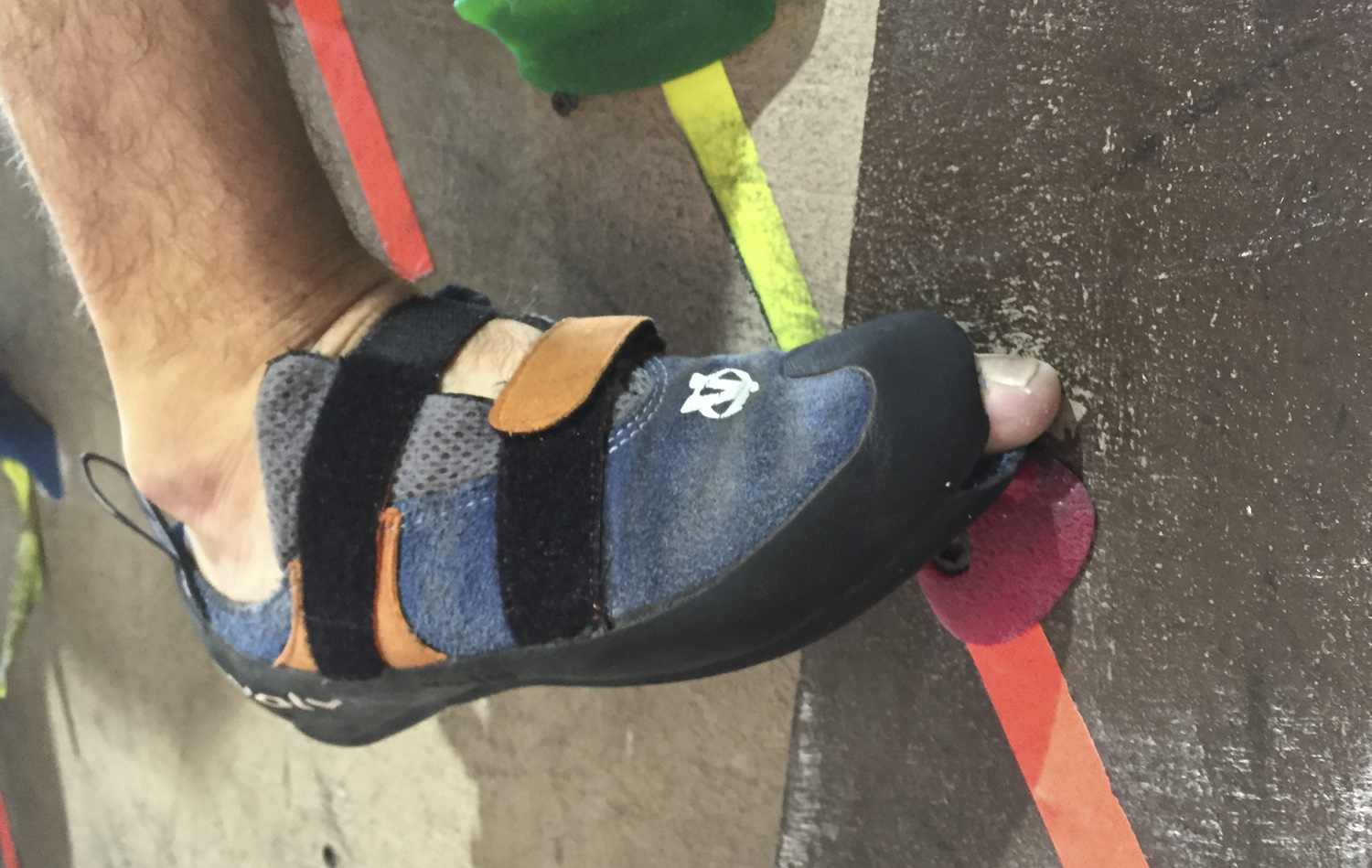 rock climbing toe shoes