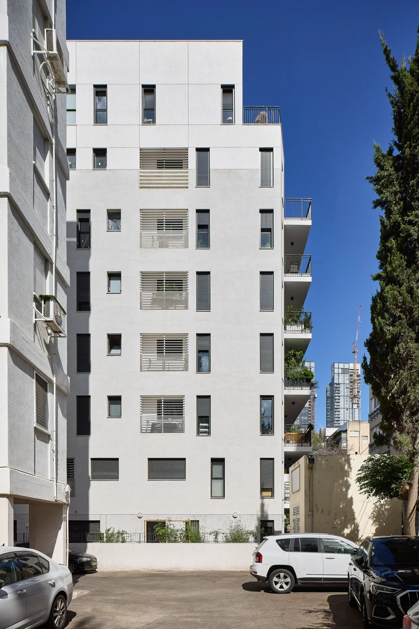 Beeri_19_AVI_The_Heder_Photography_By_Harel_Gilboa_LowRes-6.jpg