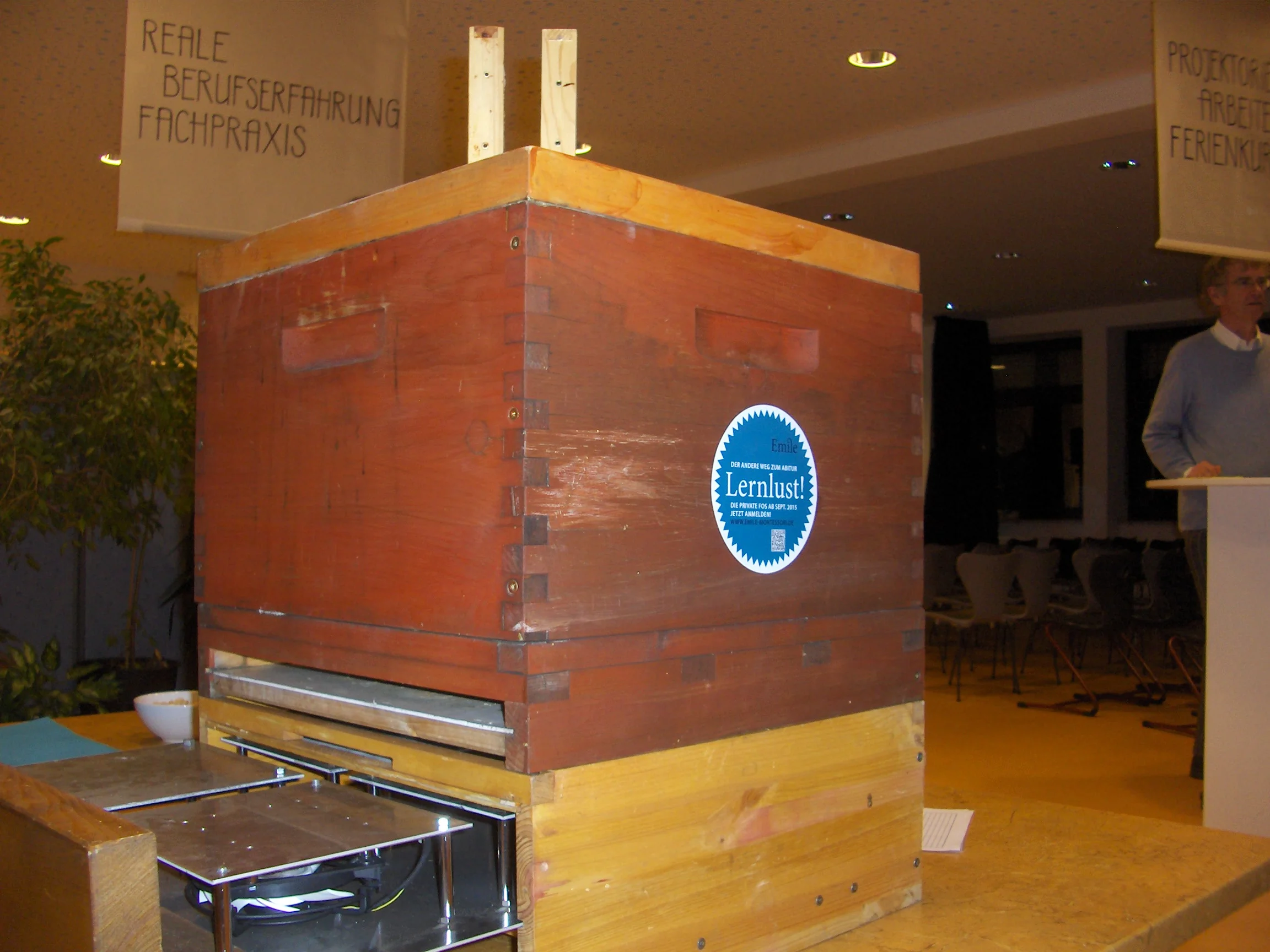 Emile Montessori-Schule startet Projektarbeit "Bienensauna"