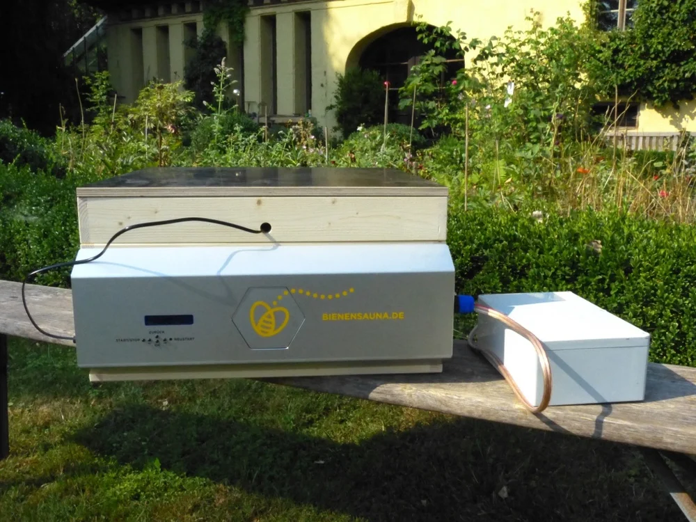 Bienensauna+mit+Akku.jpg