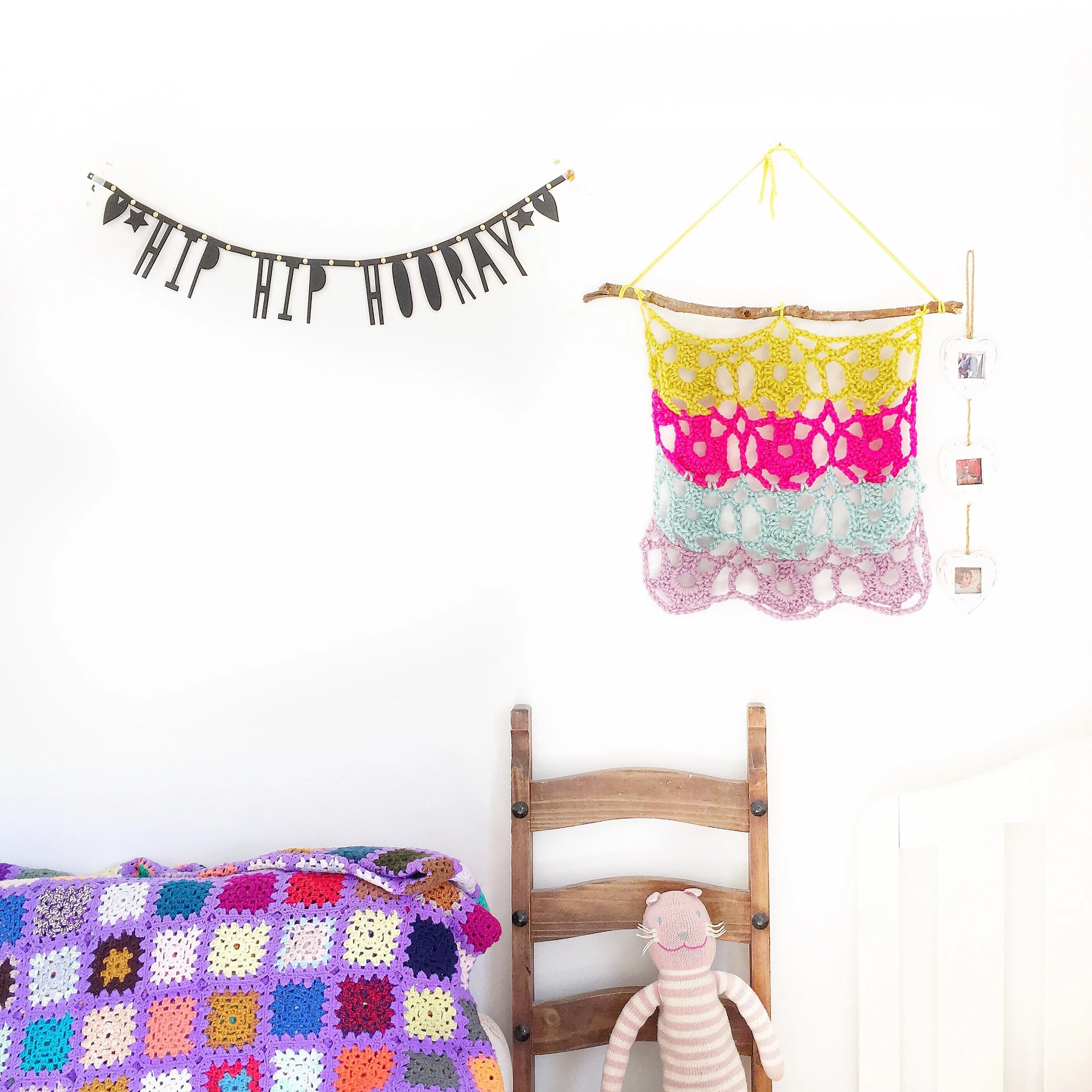 crochet a wall hanging