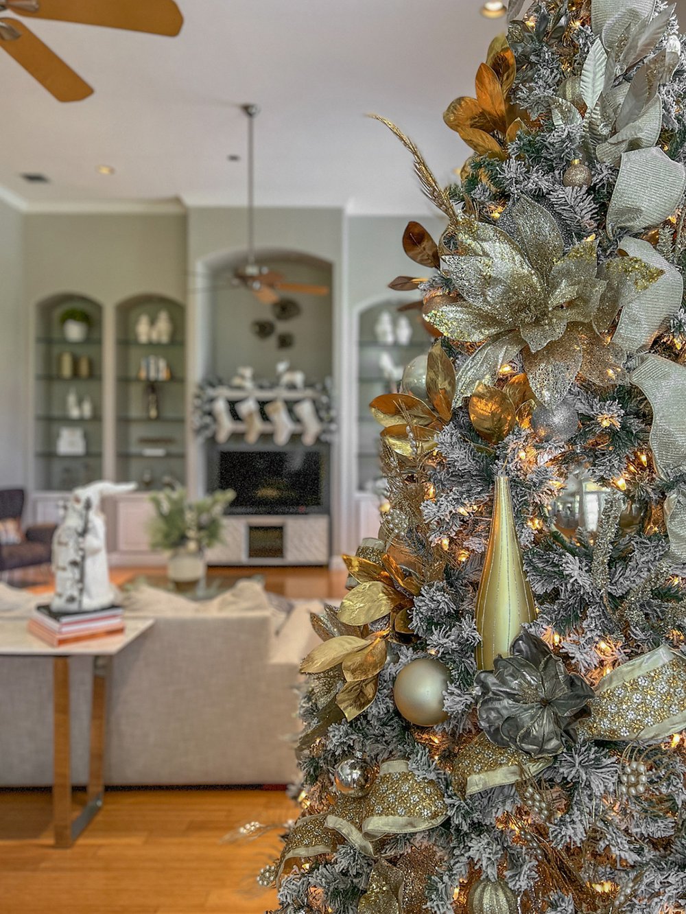 davie-south-florida-metallic-gold-christmas-tree-holiday-interior-decor-blog.jpg