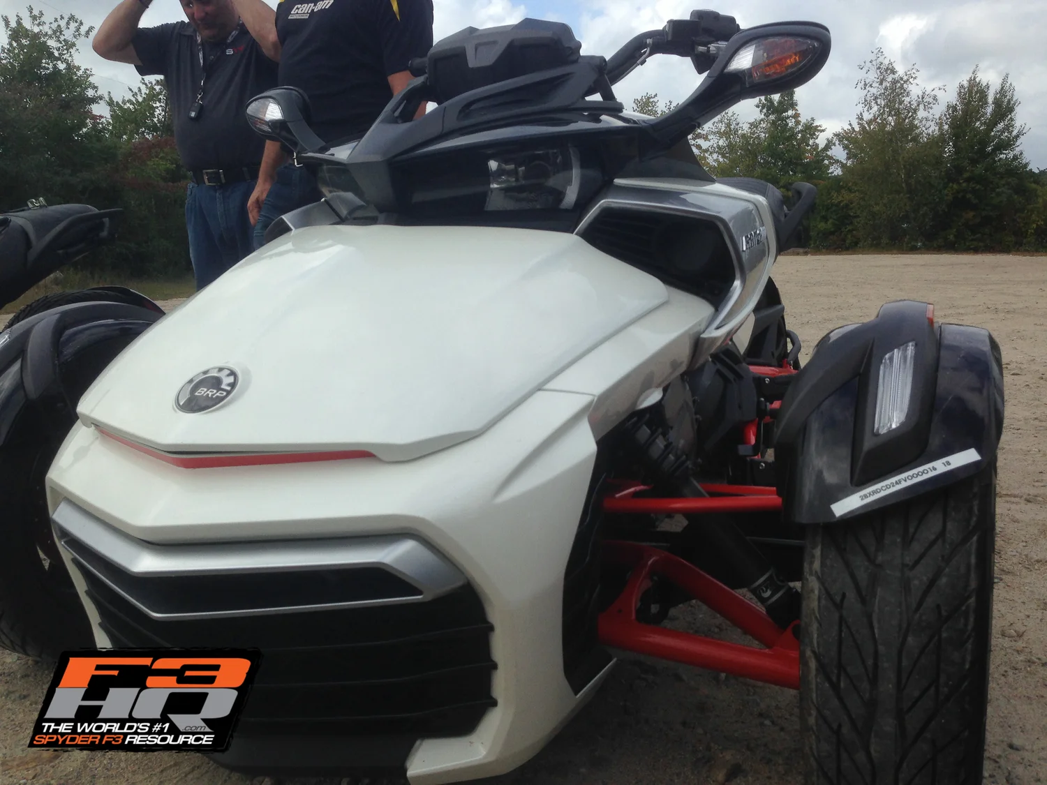 2015 Club BRP - Spyder F3 Intro-23-3.jpg