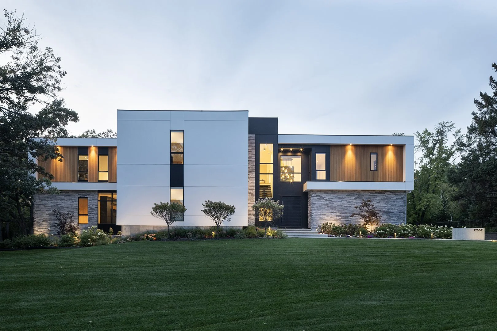 230921_12550 Beach Cir_424.jpg