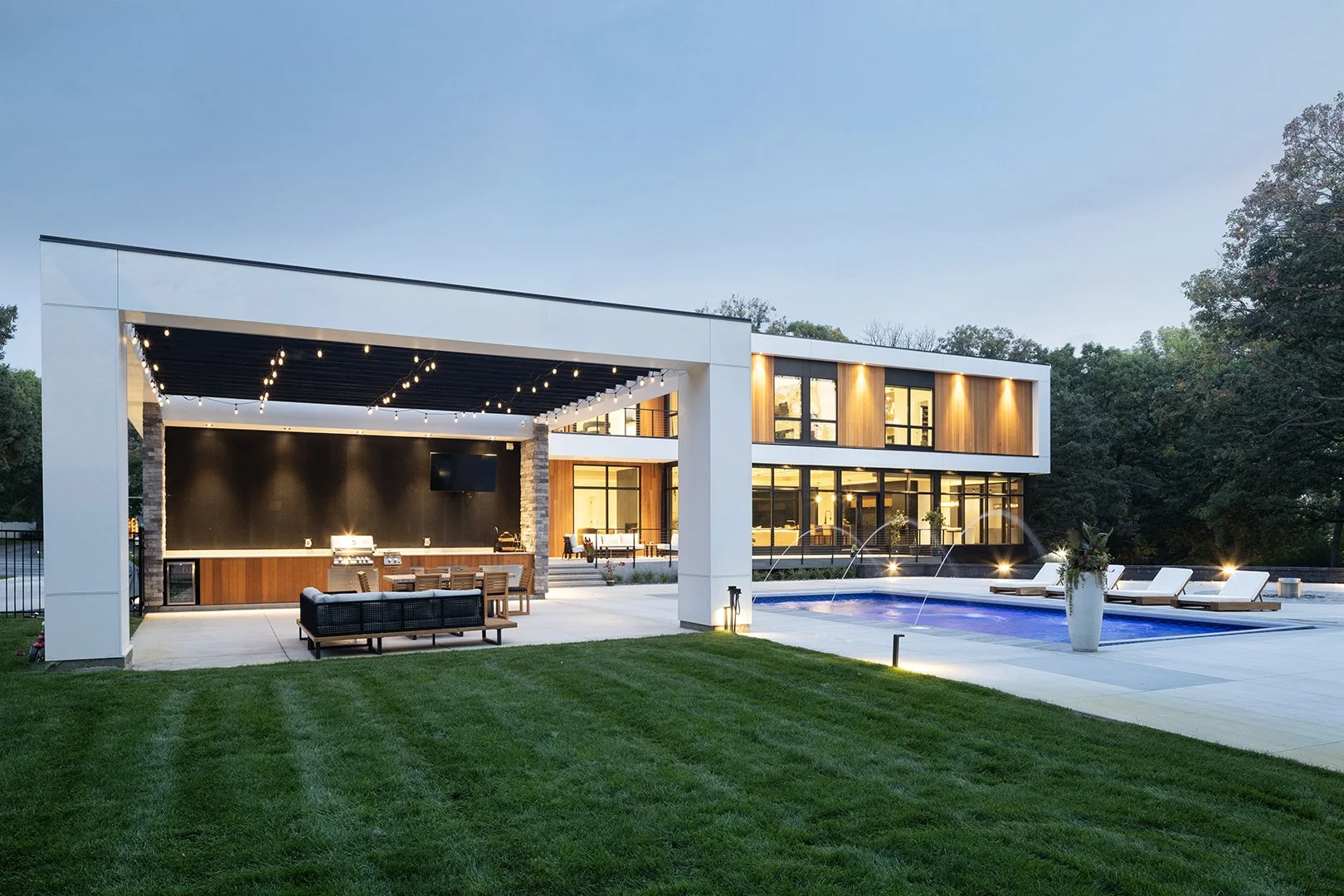 230921_12550 Beach Cir_443.jpg