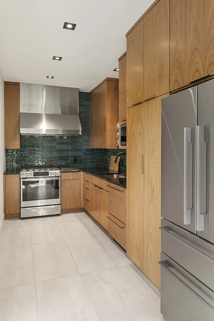 230921_12550 Beach Cir_058.jpg