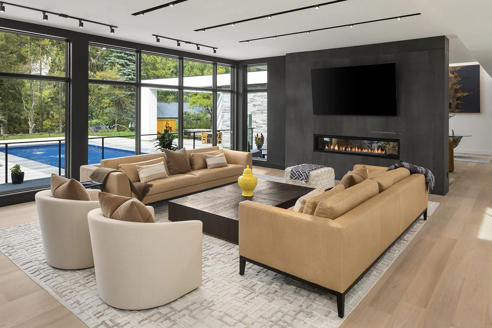 230921_12550 Beach Cir_134_1.jpg