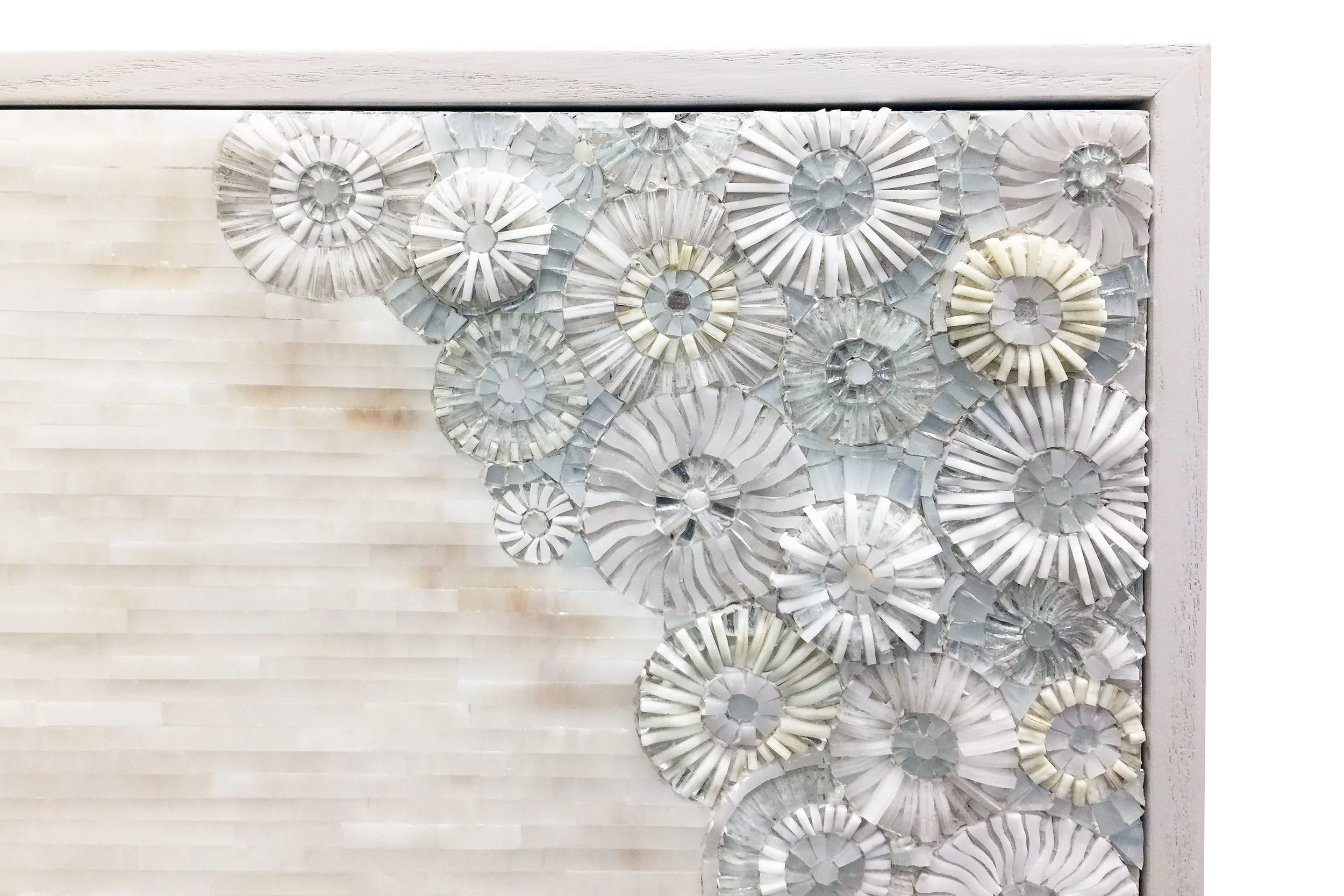 3drawers_blossom_washedwhite_31x-18x51_detail.jpg
