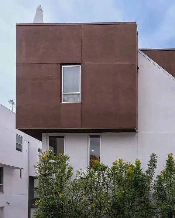 🎉 Holiday Escrow Success Story!

We&rsquo;re excited to share that we&rsquo;ve just guided another happy buyer into escrow in Silver Lake just in time for the holidays! Our clients found us online, and after a thorough Thanksgiving-week consultation