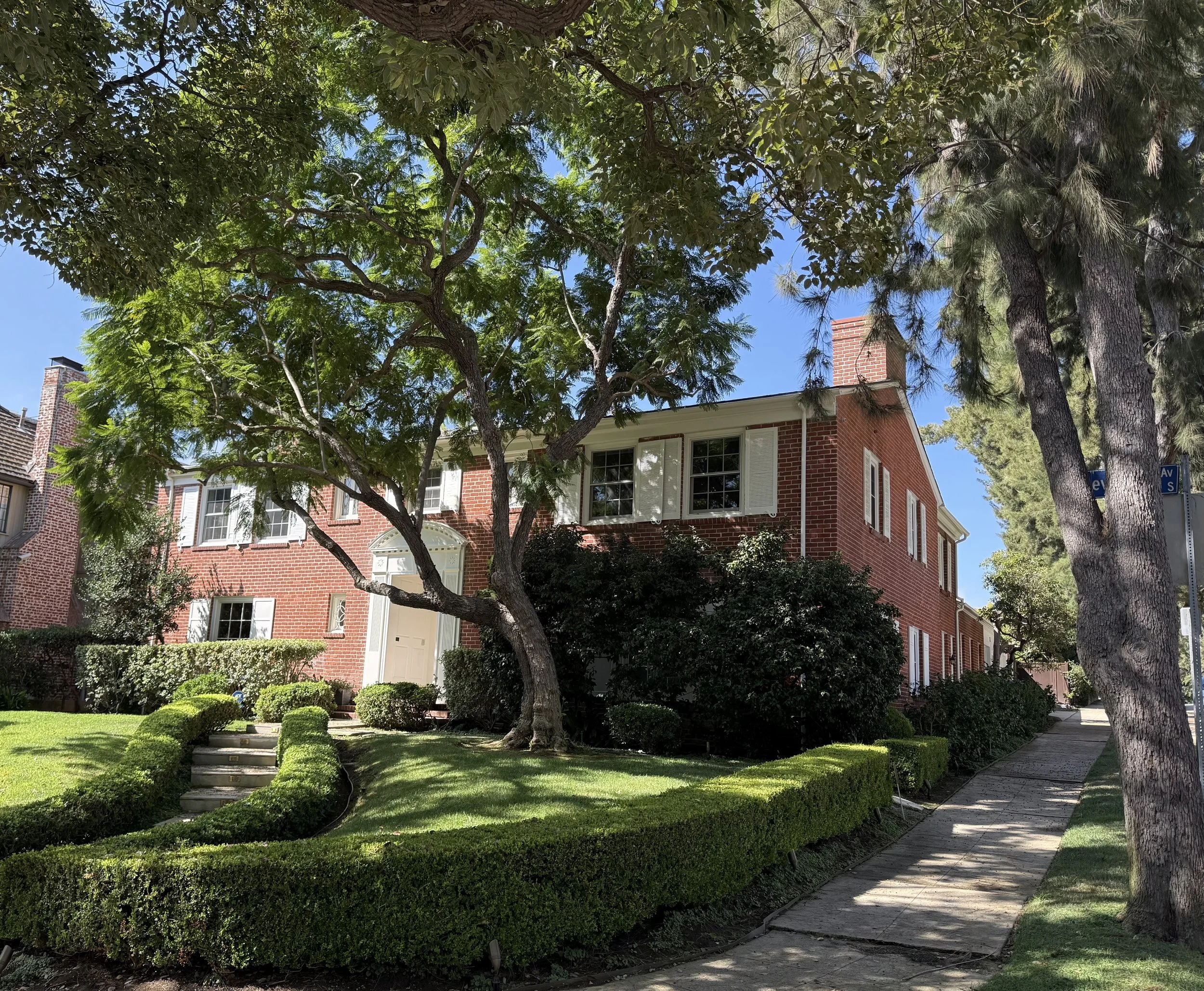 Just Leased! 801 Devon Ave.