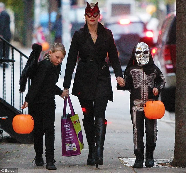 Kate Winslet - Halloween