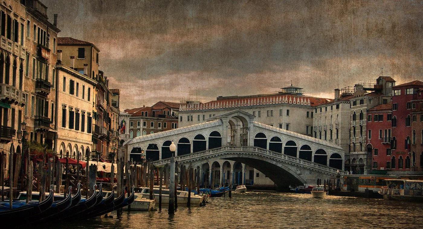11-Venice-Realto Bridge.jpg