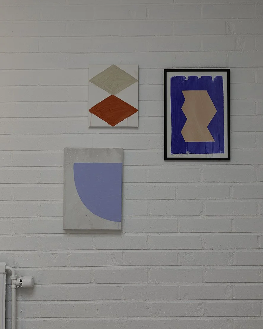 beige and red on white abstrakt tavla in situ konstnär sonja dahlgren.jpg