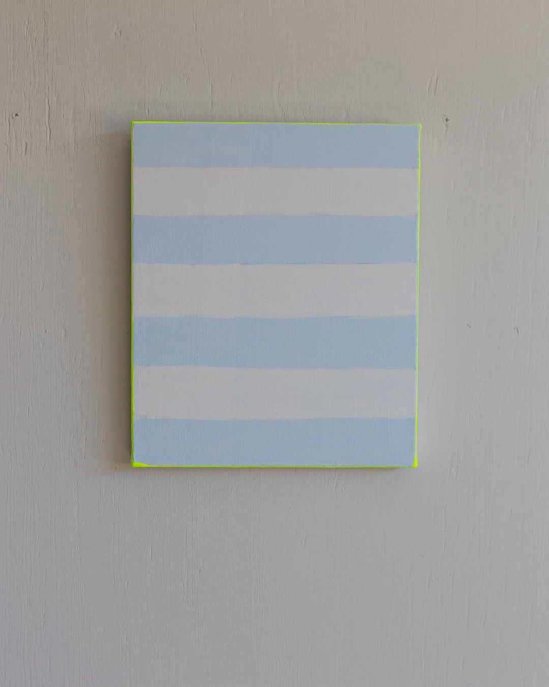 blå och vit randig minimalistisk abstrakt tavla