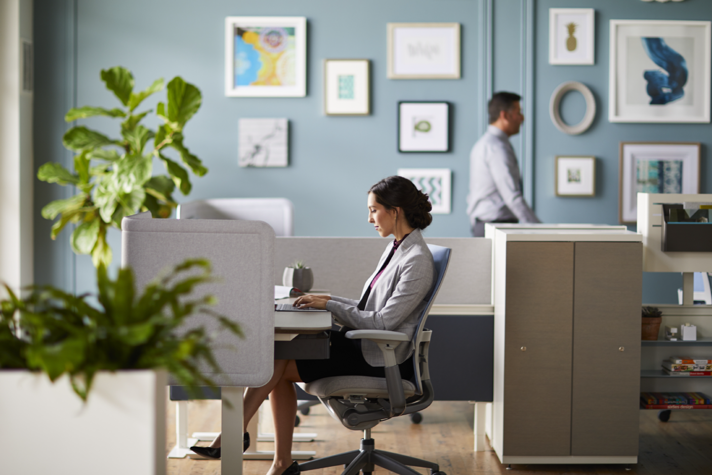 Haworth Compose Connections offers a wide range of configurations allowing users to design spaces for more focus or open collaborative work.
