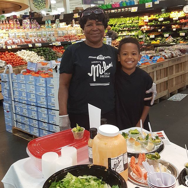 Pearl and Tyner meeting and greeting and Jimmy's Milan Salad Dressing #Freshgrocer #Shoprite 
#Progressplaza #Phillyeats #familyheritage