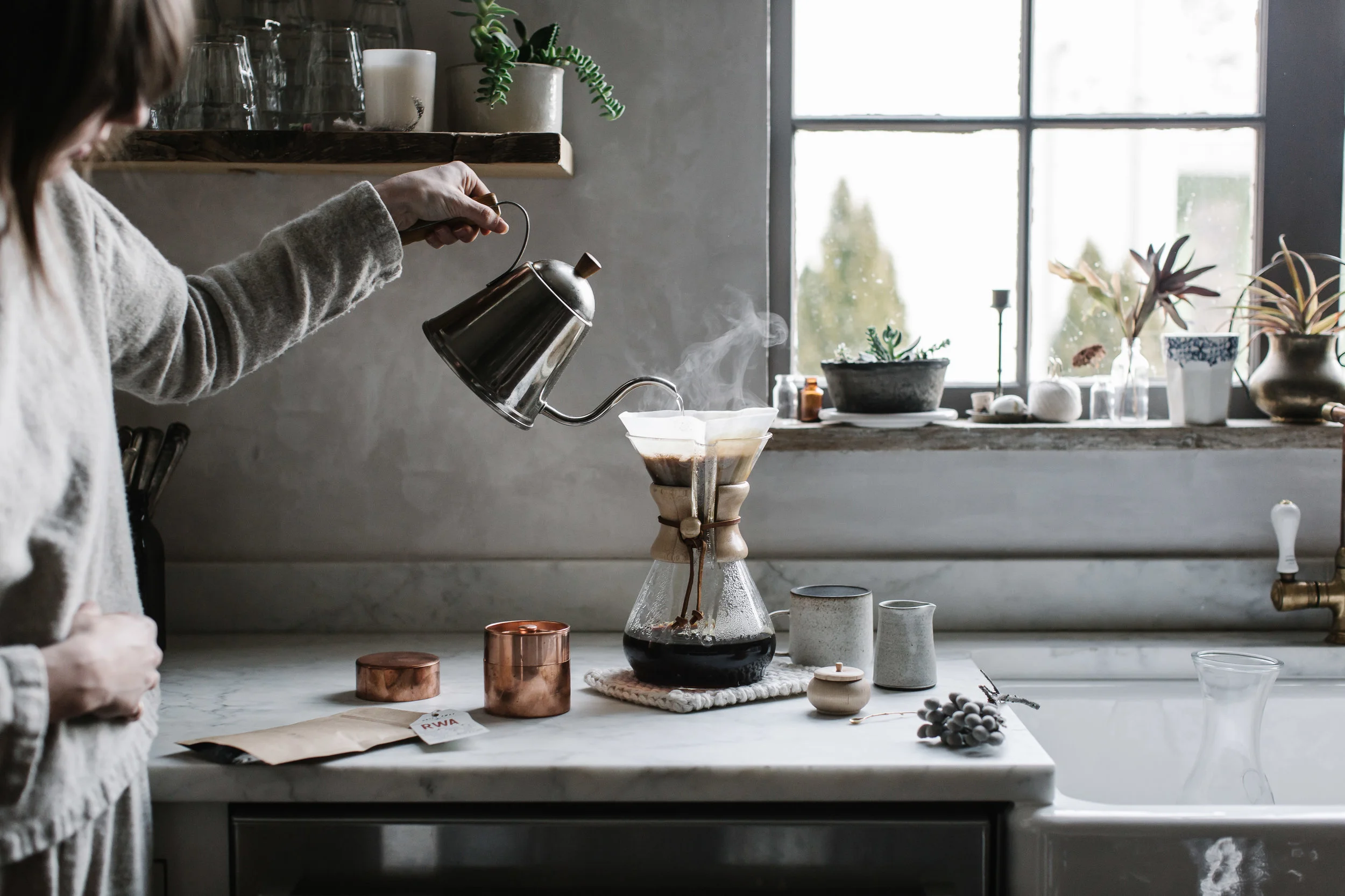 coffee pour.jpg