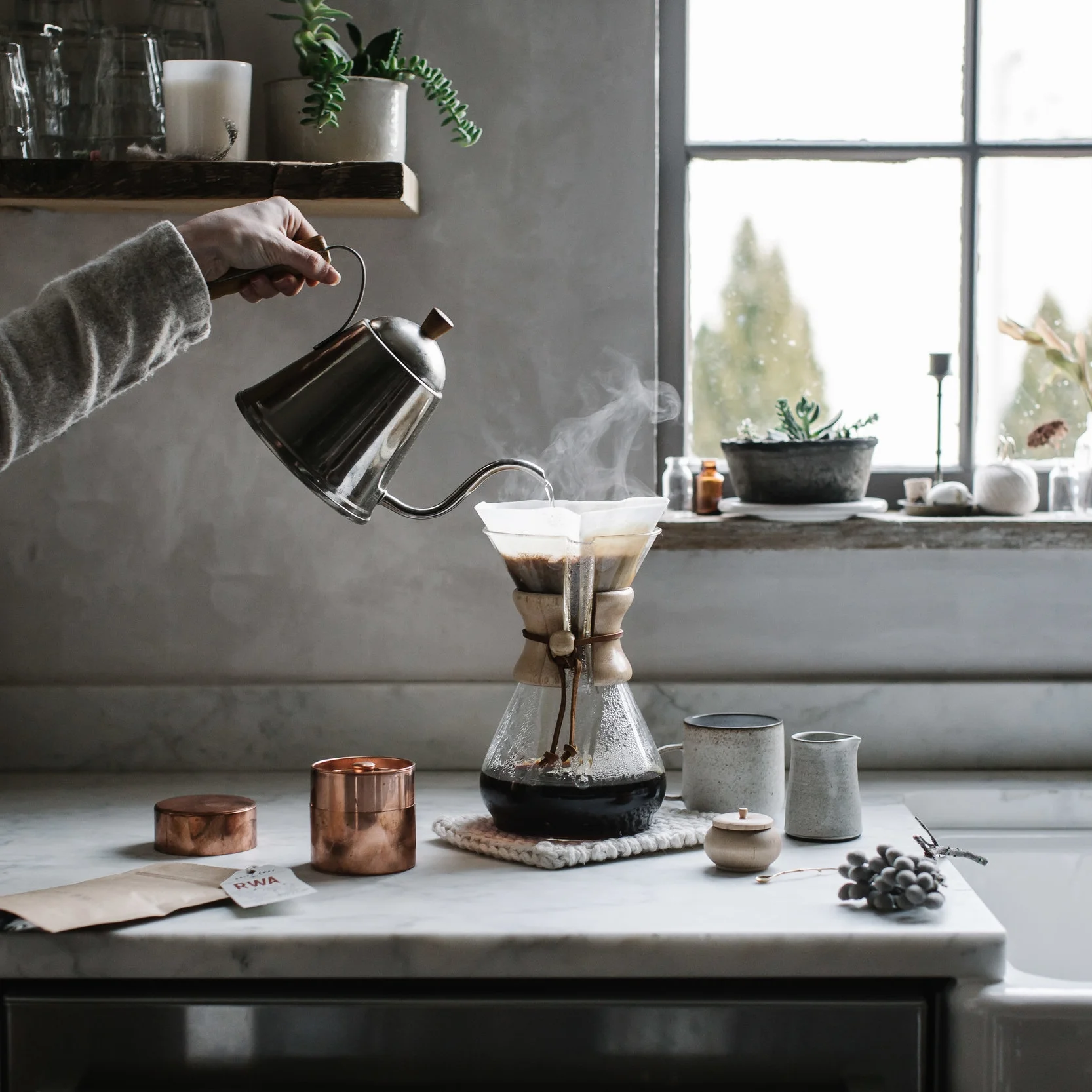 coffee pour.jpg
