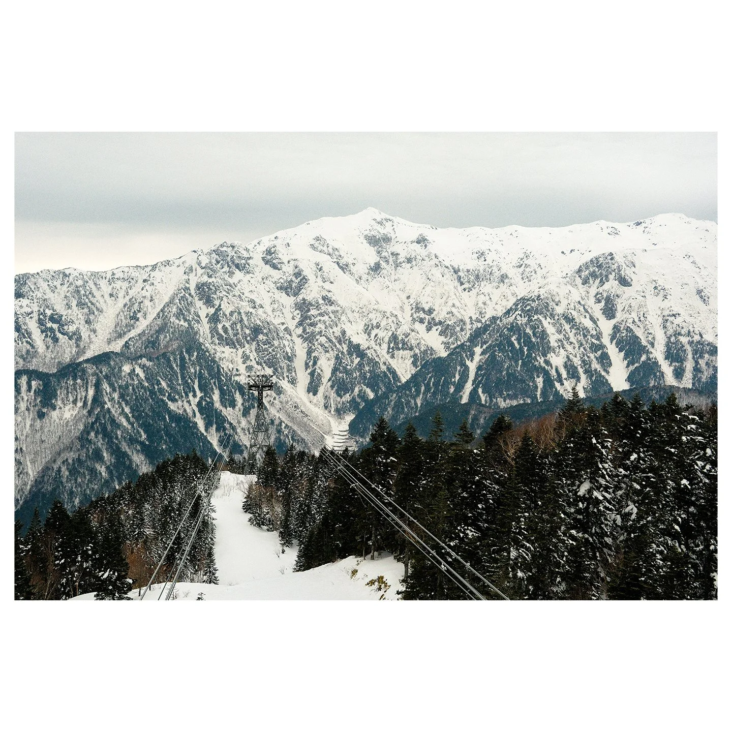 Hiking through the Japanese Alps with hot chocolate.

#shinhotaka #cablecar #hiking #snow #mountain #xt5 #56mm #landscape #nature #winter #fujifilm #japan